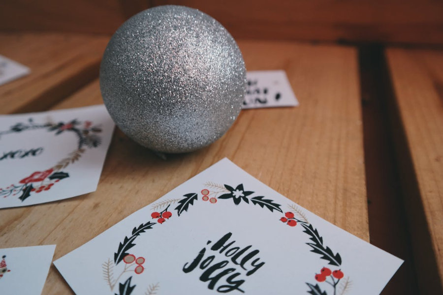 5 Reasons Every Contractor Should Send Out Holiday Cards
